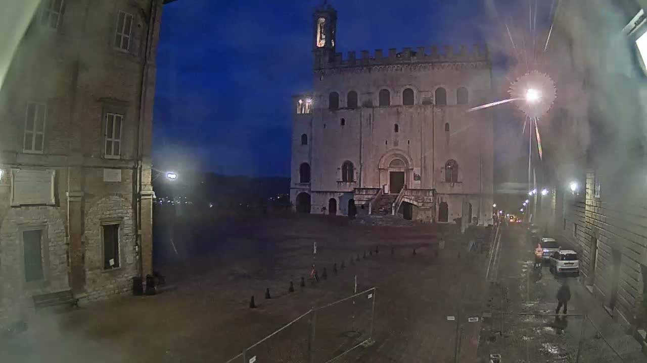 Gubbio Piazza Grande Square Live Cam - Perugia, Urmia, Italy