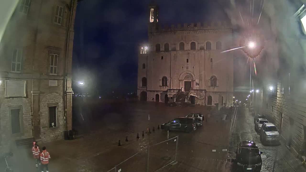 Gubbio Piazza Grande Square Live Cam - Perugia, Urmia, Italy
