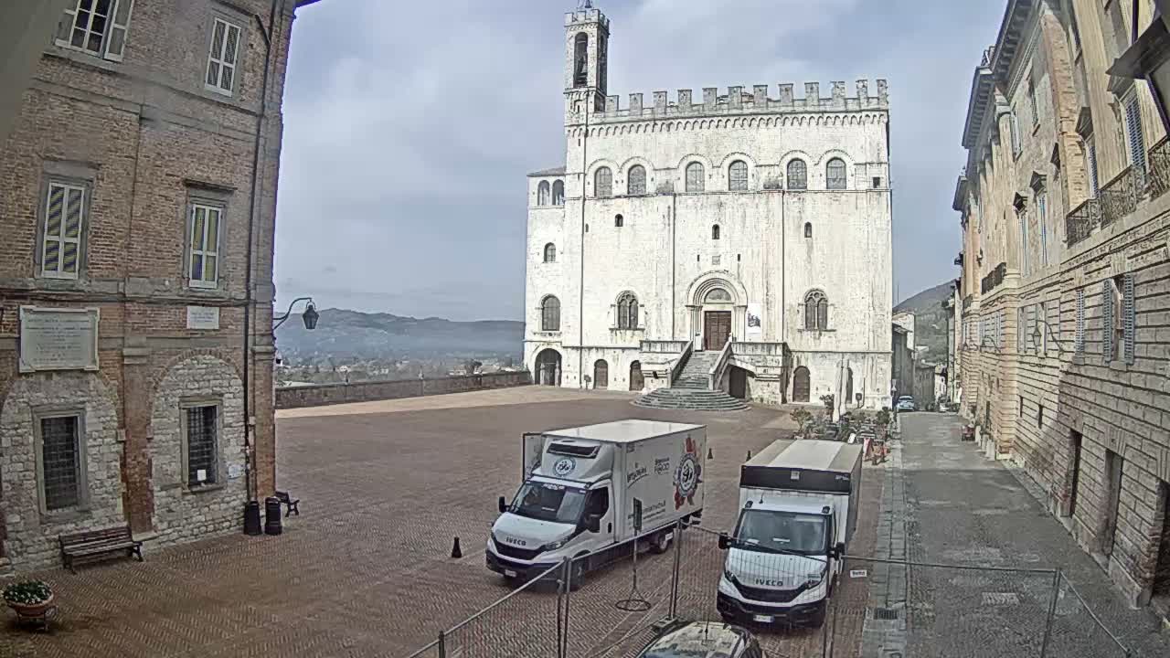 Gubbio Piazza Grande Square Live Cam - Perugia, Urmia, Italy