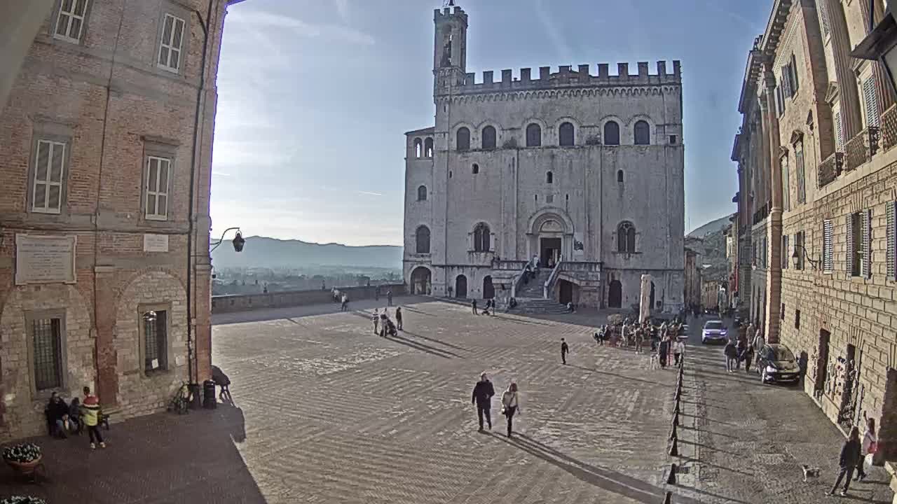 Gubbio Piazza Grande Square Live Cam - Perugia, Urmia, Italy