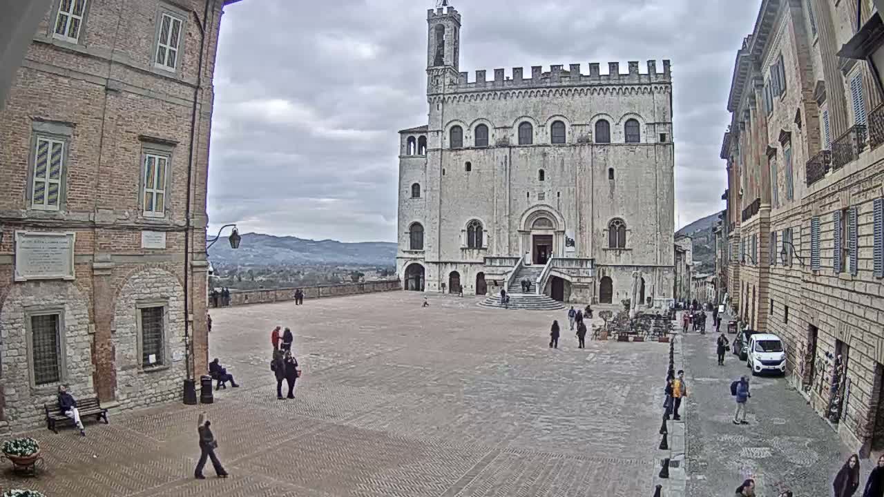 Gubbio Piazza Grande Square Live Cam - Perugia, Urmia, Italy