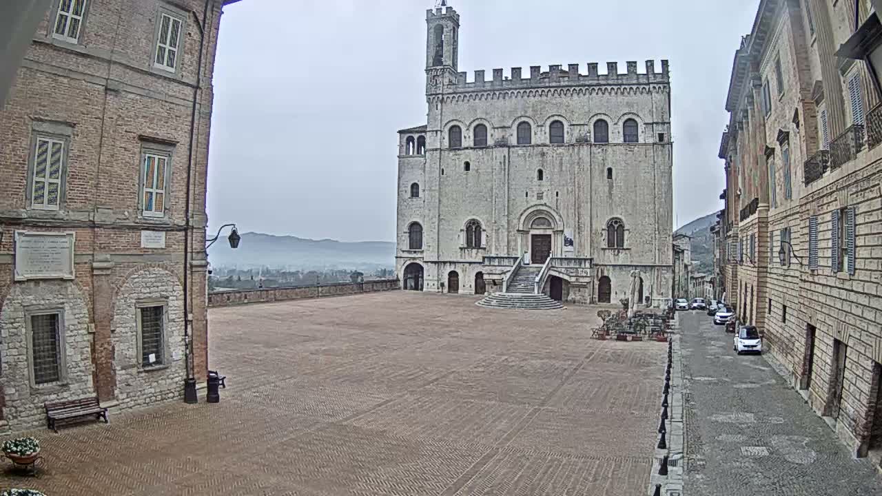 Gubbio Piazza Grande Square Live Cam - Perugia, Urmia, Italy