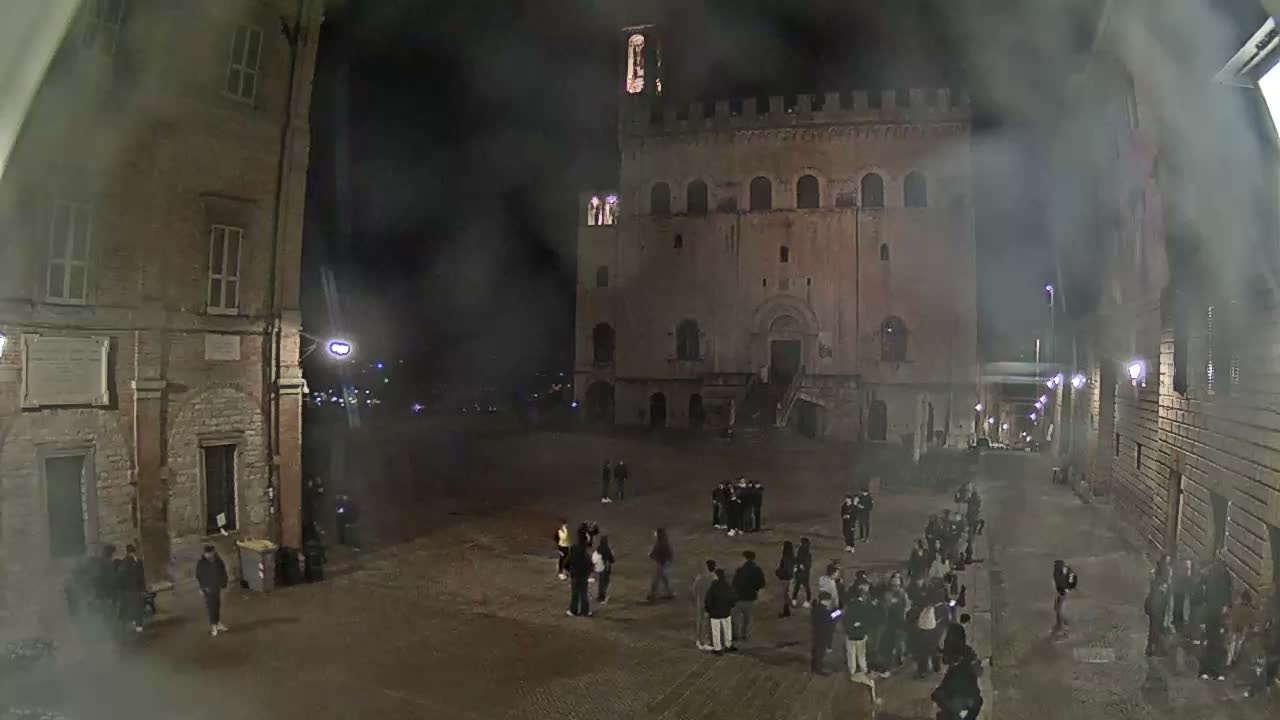 Gubbio Piazza Grande Square Live Cam - Perugia, Urmia, Italy