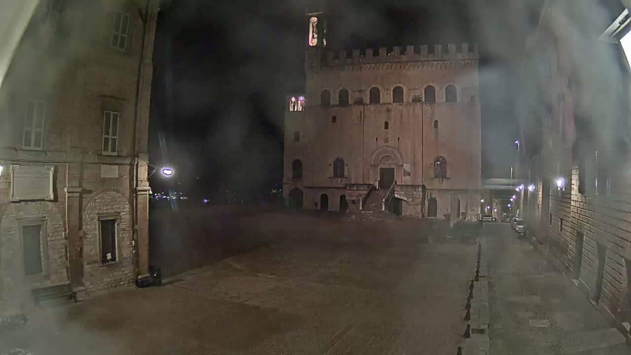 Gubbio Piazza Grande Square Live Cam - Perugia, Urmia, Italy