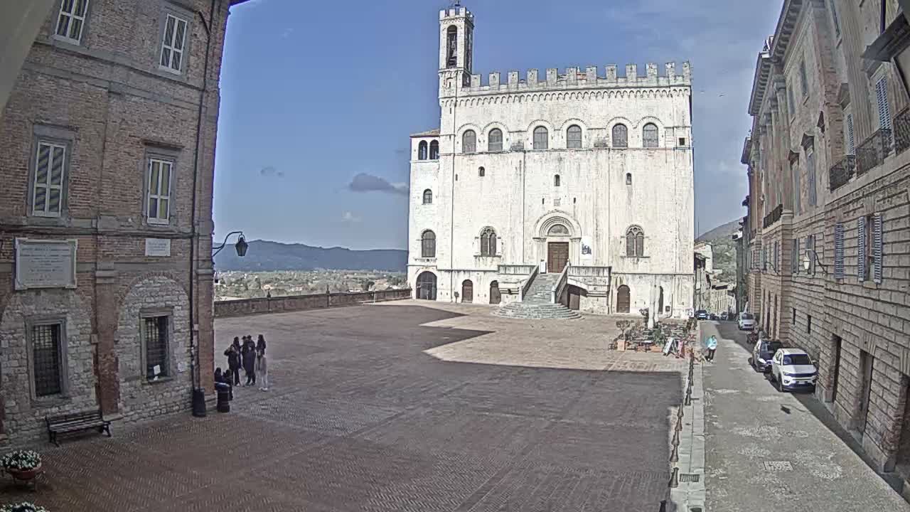 Gubbio Piazza Grande Square Live Cam - Perugia, Urmia, Italy