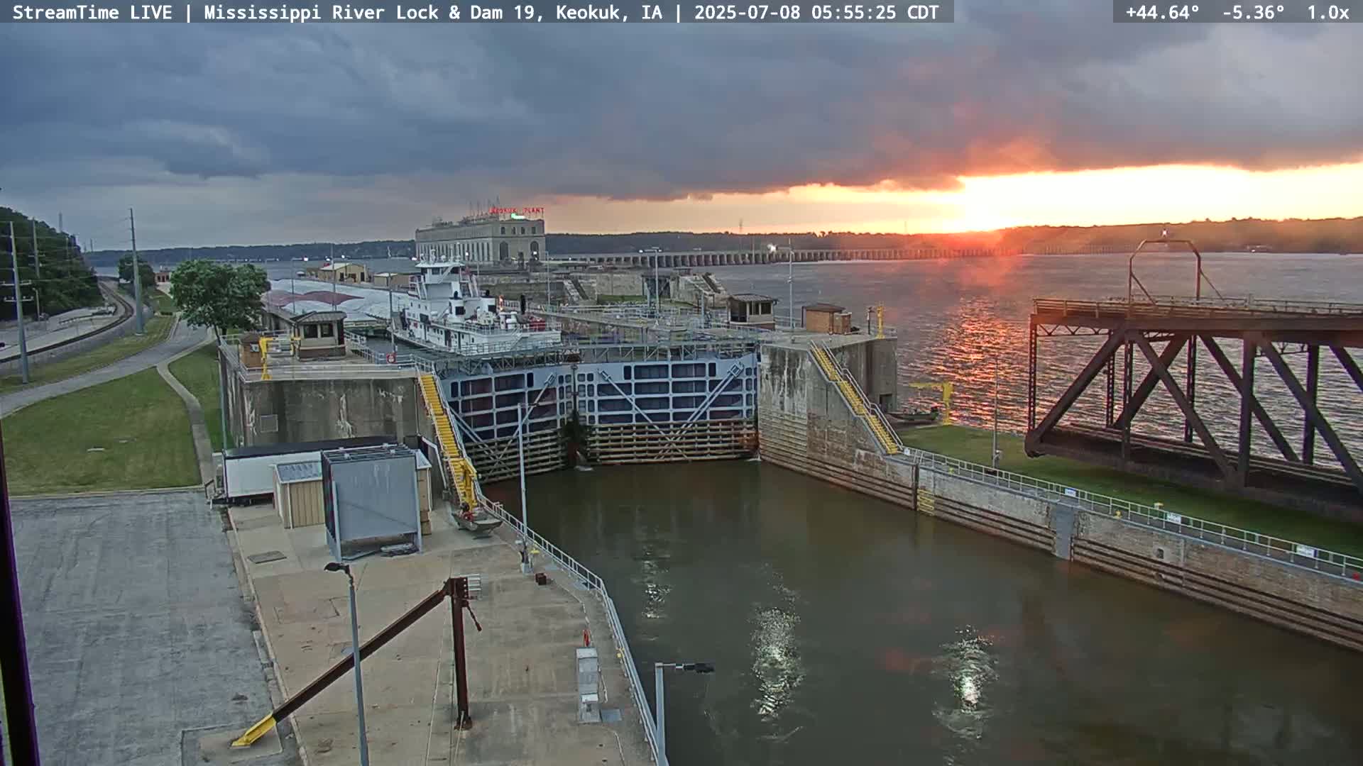 Keokuk Mississippi River Lock 19 Dam & Keokuk Power Plant Live Cam - Keokuk, Lee, Iowa, USA