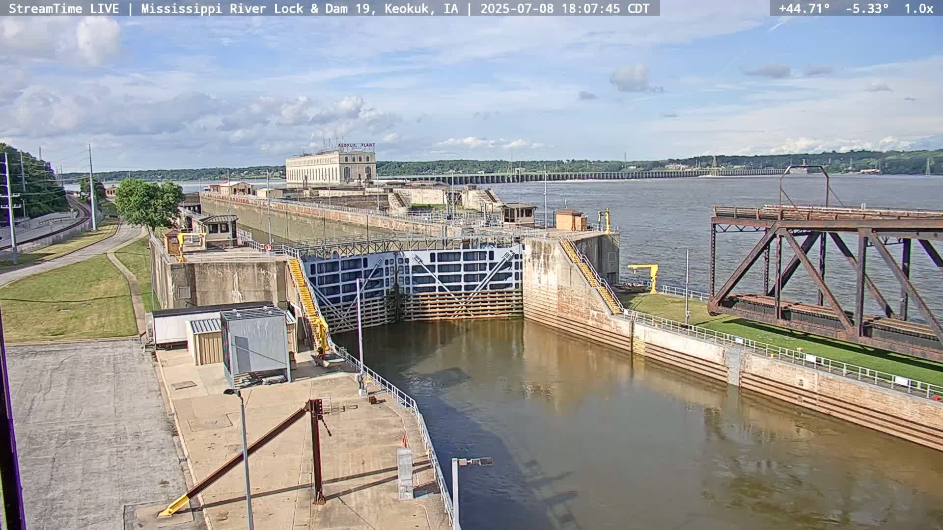 Keokuk Mississippi River Lock 19 Dam & Keokuk Power Plant Live Cam - Keokuk, Lee, Iowa, USA