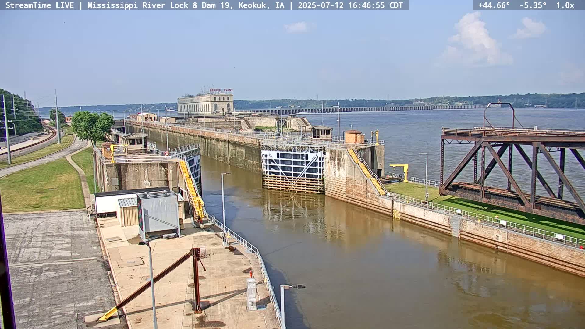 Keokuk Mississippi River Lock 19 Dam & Keokuk Power Plant Live Cam - Keokuk, Lee, Iowa, USA