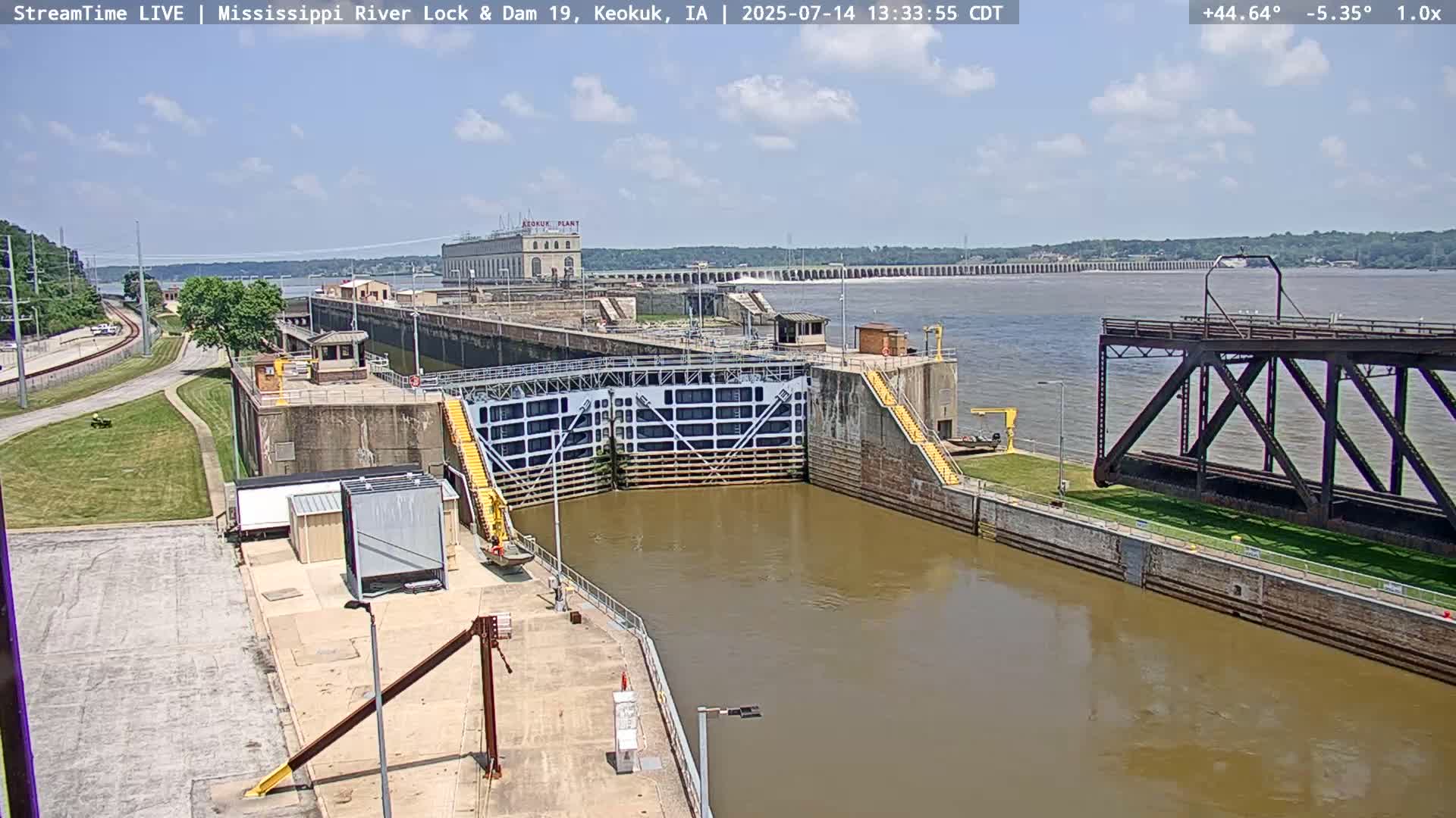 Keokuk Mississippi River Lock 19 Dam & Keokuk Power Plant Live Cam - Keokuk, Lee, Iowa, USA