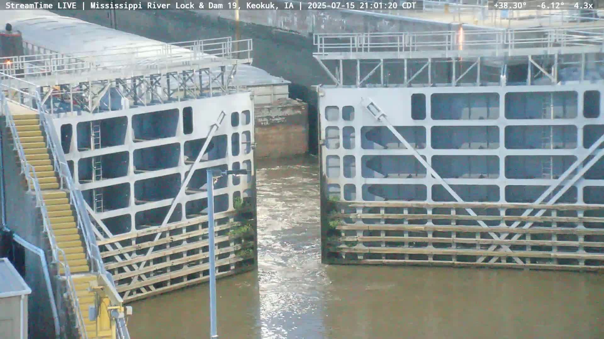 Keokuk Mississippi River Lock 19 Dam & Keokuk Power Plant Live Cam - Keokuk, Lee, Iowa, USA