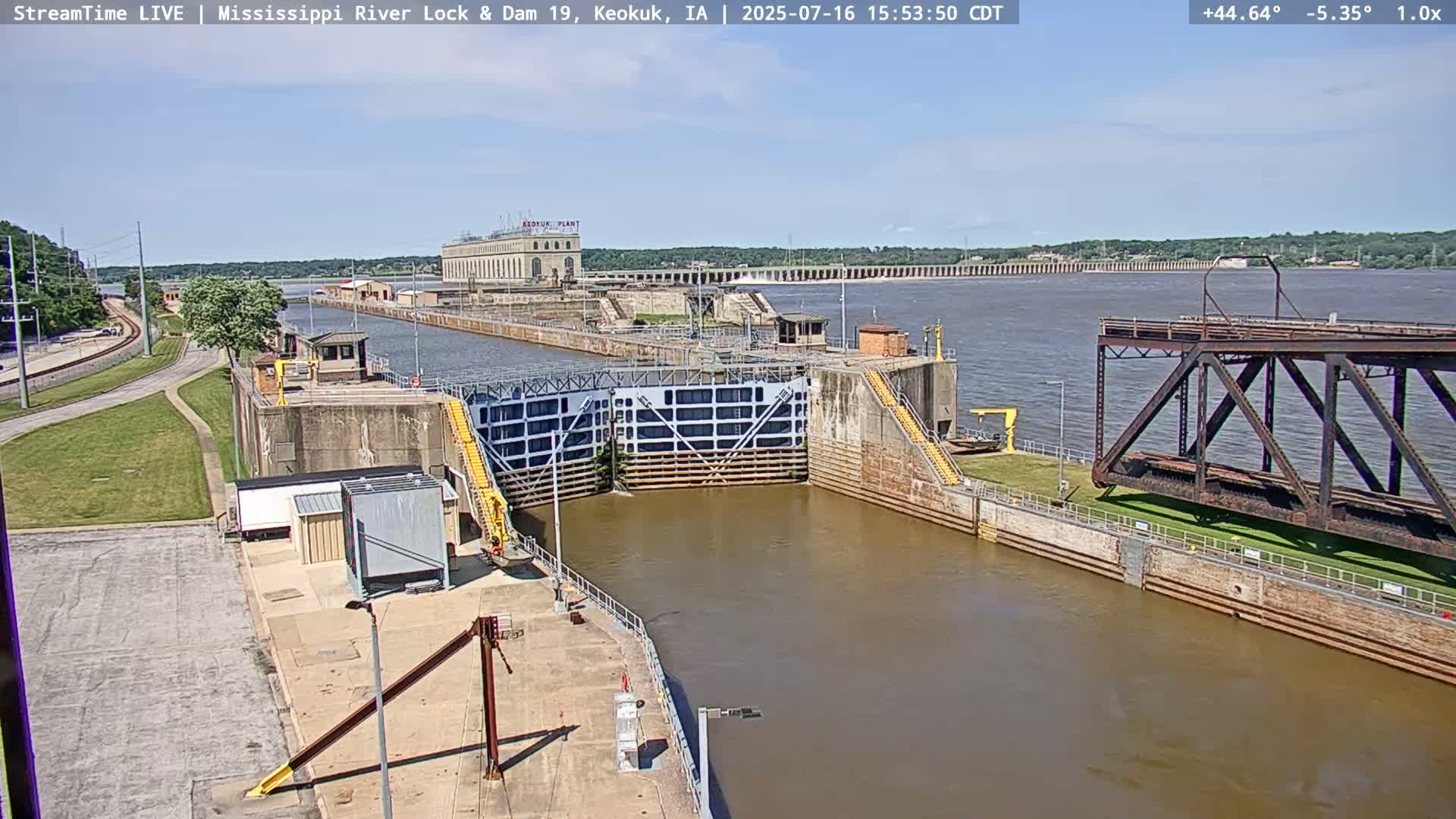 Keokuk Mississippi River Lock 19 Dam & Keokuk Power Plant Live Cam - Keokuk, Lee, Iowa, USA