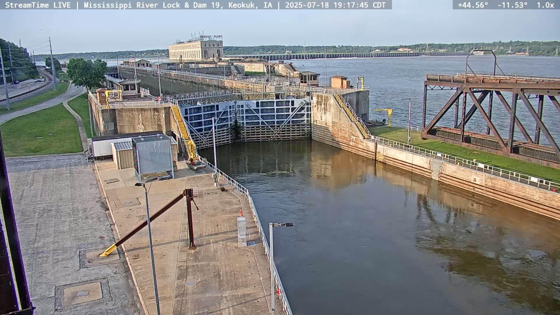 Keokuk Mississippi River Lock 19 Dam & Keokuk Power Plant Live Cam - Keokuk, Lee, Iowa, USA