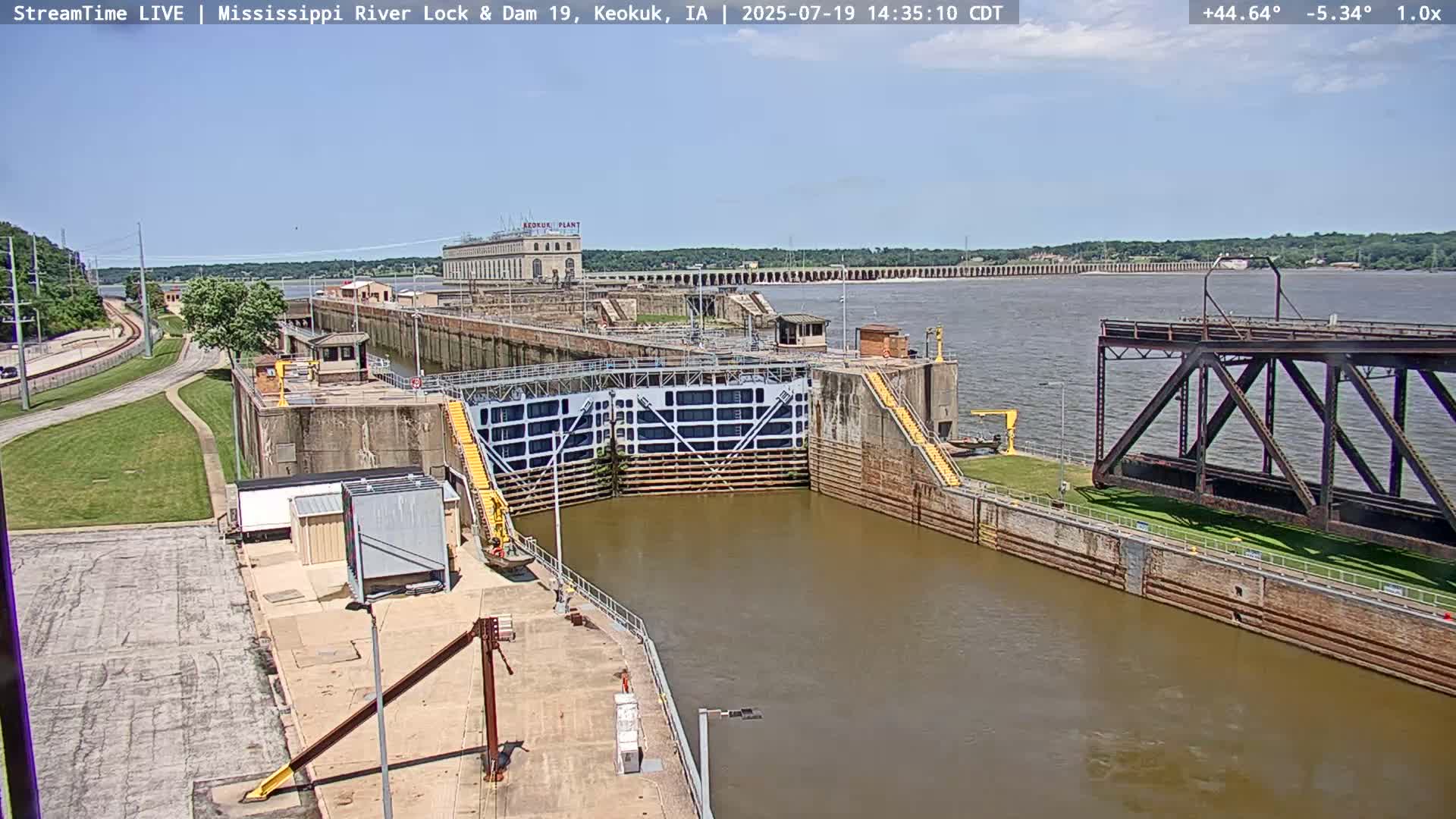 Keokuk Mississippi River Lock 19 Dam & Keokuk Power Plant Live Cam - Keokuk, Lee, Iowa, USA