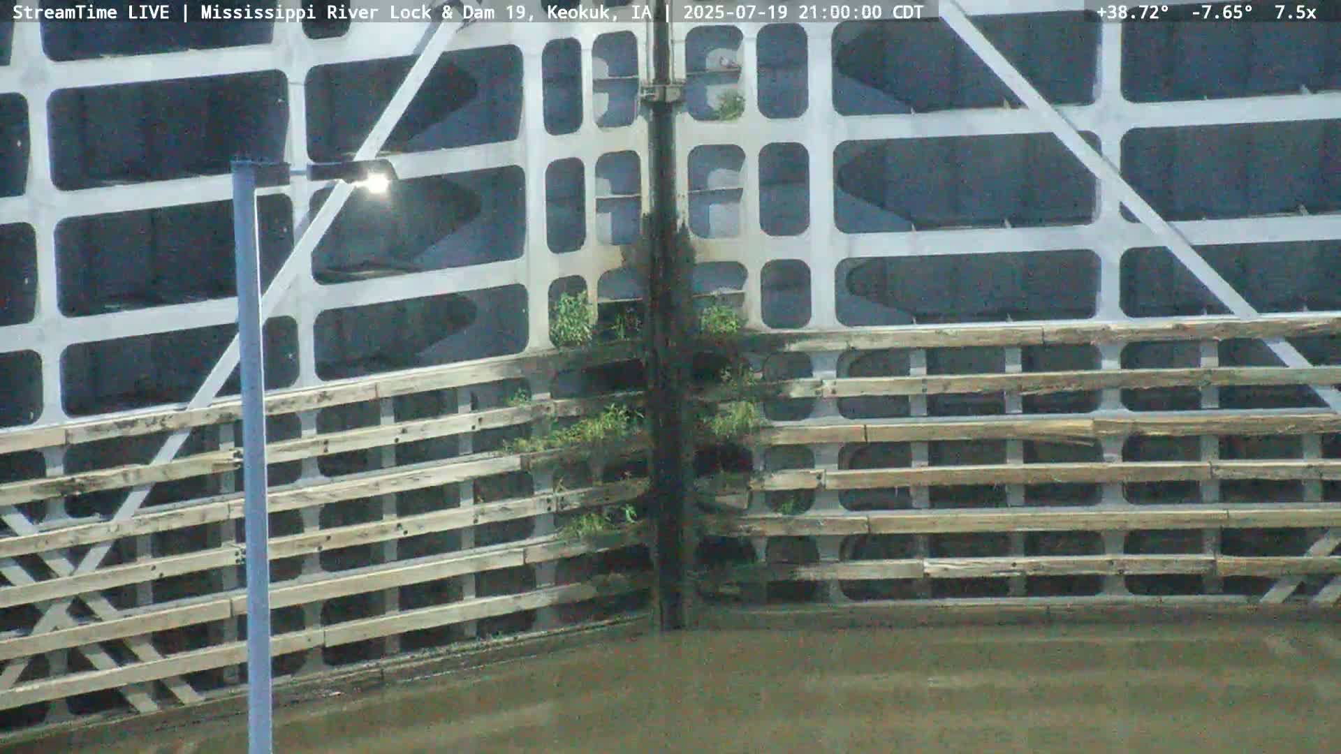 Keokuk Mississippi River Lock 19 Dam & Keokuk Power Plant Live Cam - Keokuk, Lee, Iowa, USA