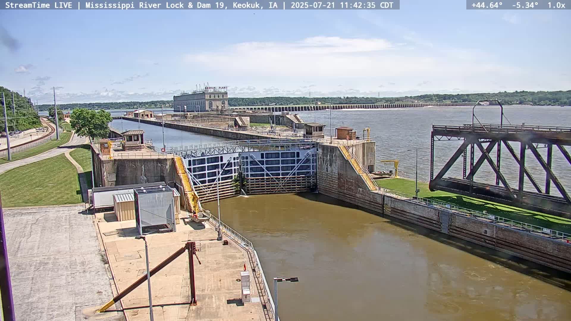 Keokuk Mississippi River Lock 19 Dam & Keokuk Power Plant Live Cam - Keokuk, Lee, Iowa, USA
