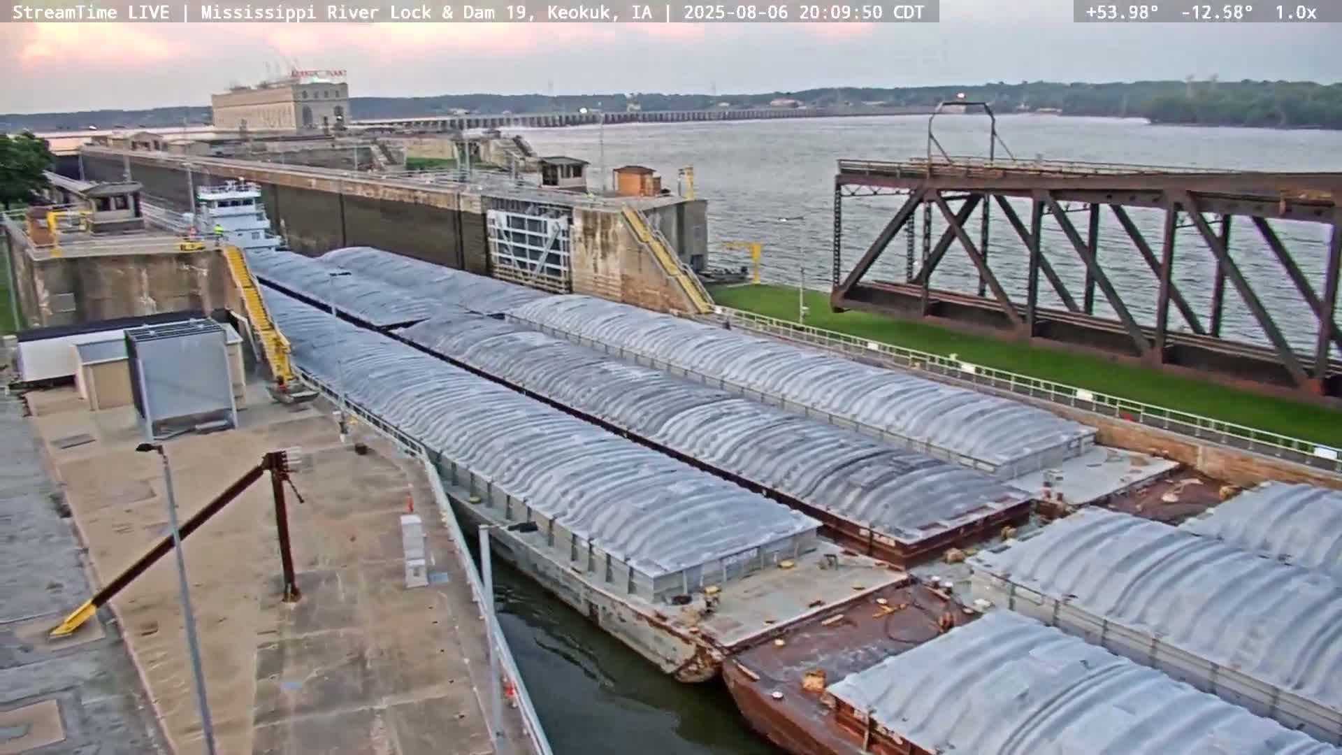 Keokuk Mississippi River Lock 19 Dam & Keokuk Power Plant Live Cam - Keokuk, Lee, Iowa, USA