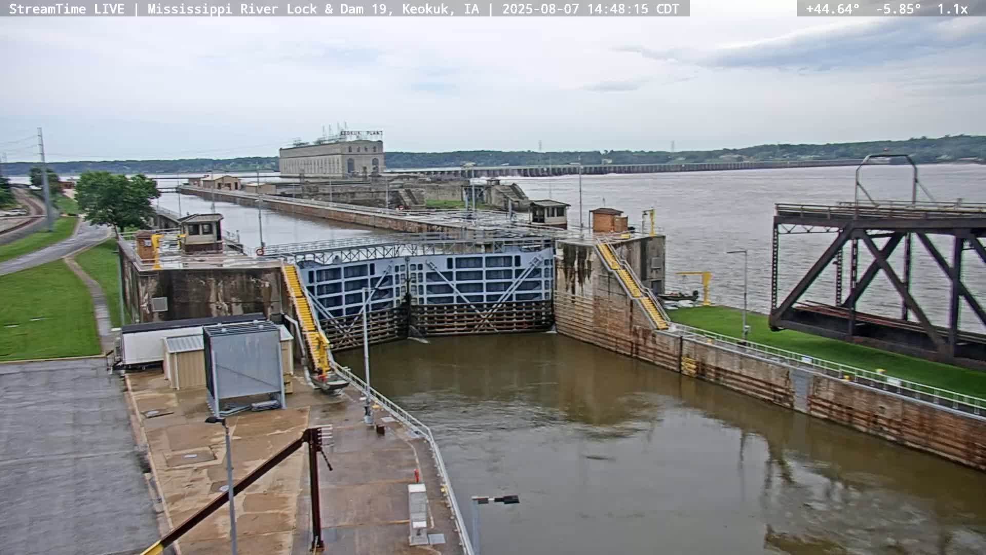 Keokuk Mississippi River Lock 19 Dam & Keokuk Power Plant Live Cam - Keokuk, Lee, Iowa, USA
