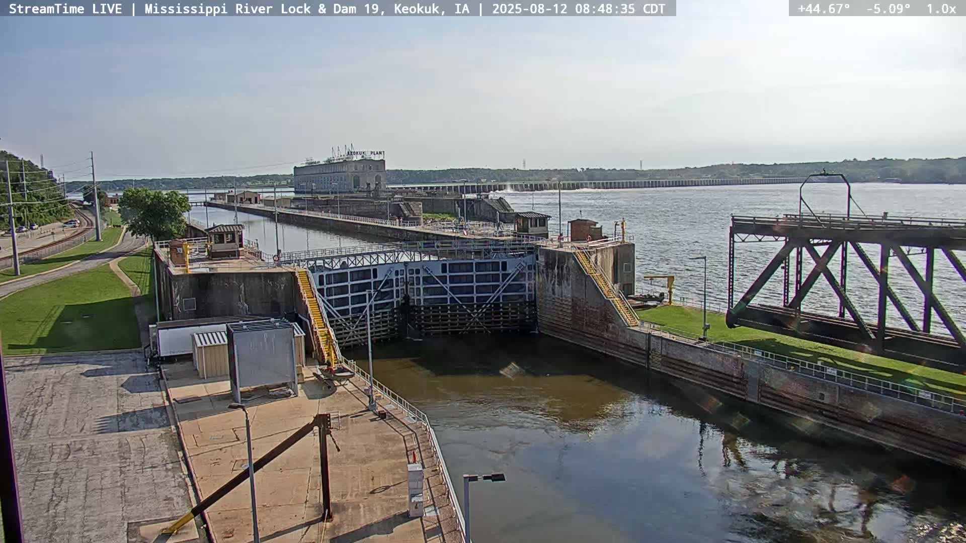 Keokuk Mississippi River Lock 19 Dam & Keokuk Power Plant Live Cam - Keokuk, Lee, Iowa, USA