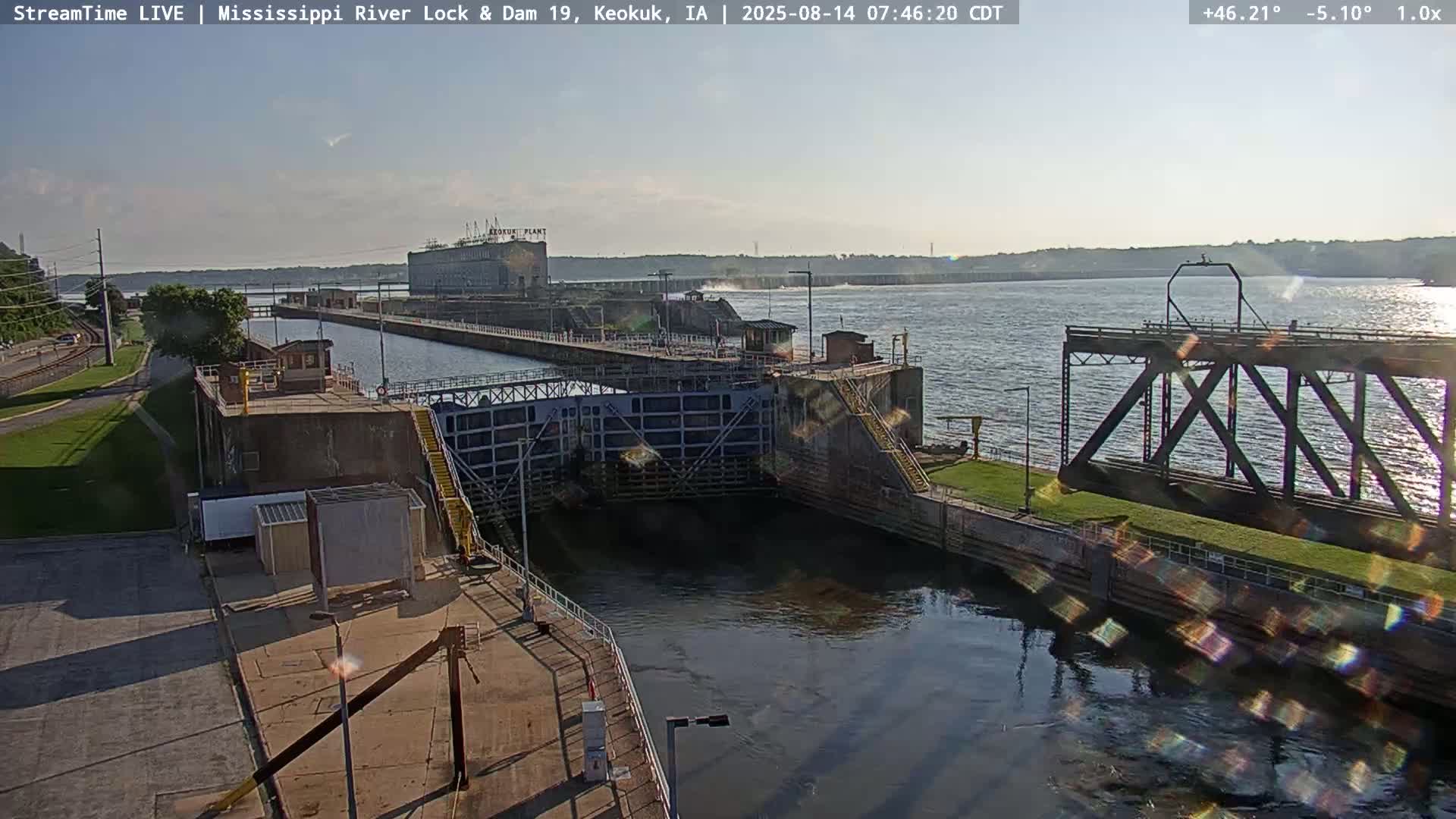 Keokuk Mississippi River Lock 19 Dam & Keokuk Power Plant Live Cam - Keokuk, Lee, Iowa, USA