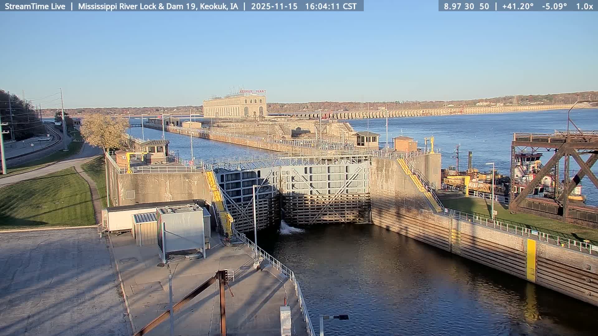 Keokuk Mississippi River Lock 19 Dam & Keokuk Power Plant Live Cam - Keokuk, Lee, Iowa, USA
