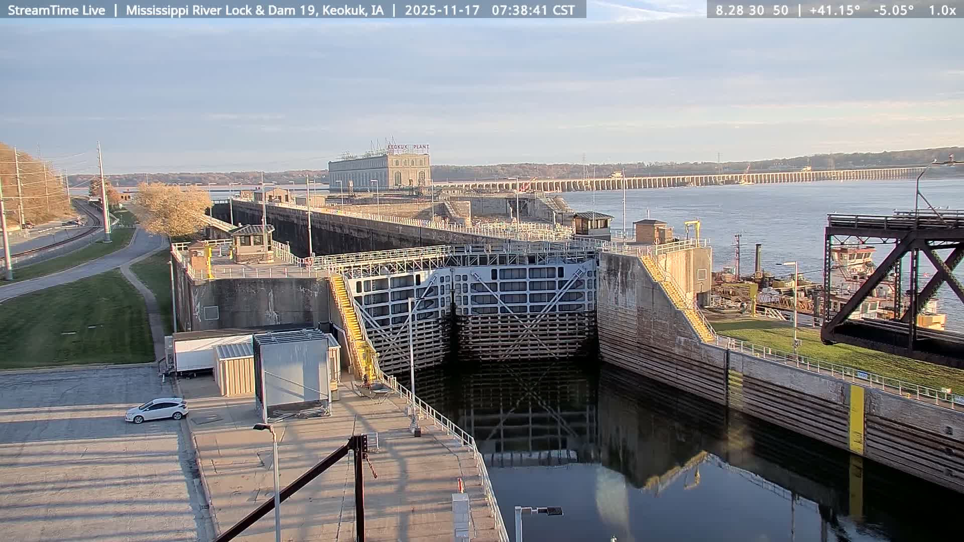 Keokuk Mississippi River Lock 19 Dam & Keokuk Power Plant Live Cam - Keokuk, Lee, Iowa, USA