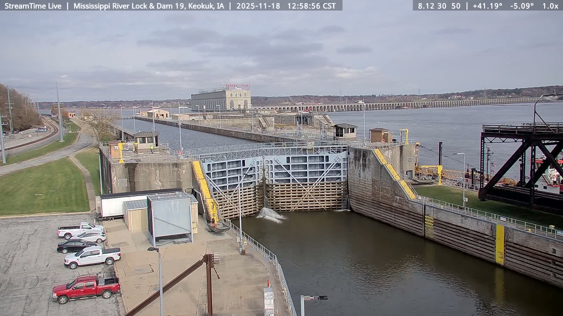 Keokuk Mississippi River Lock 19 Dam & Keokuk Power Plant Live Cam - Keokuk, Lee, Iowa, USA