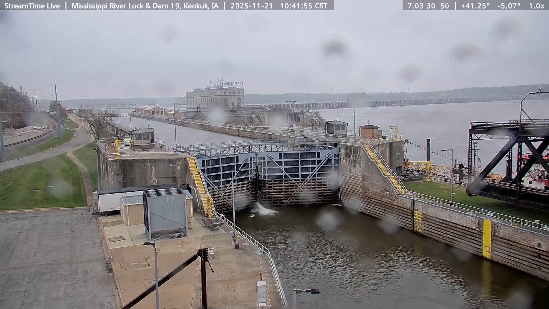 Keokuk Mississippi River Lock 19 Dam & Keokuk Power Plant Live Cam - Keokuk, Lee, Iowa, USA