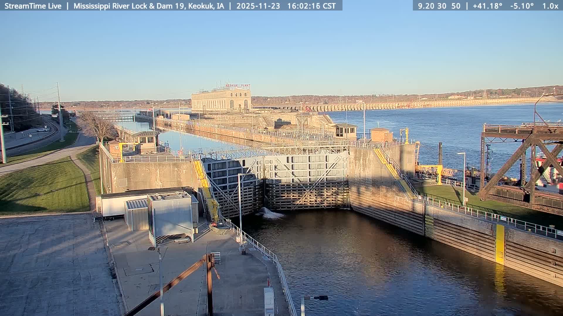 Keokuk Mississippi River Lock 19 Dam & Keokuk Power Plant Live Cam - Keokuk, Lee, Iowa, USA