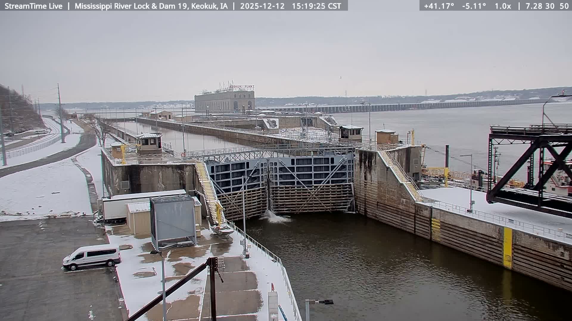 Keokuk Mississippi River Lock 19 Dam & Keokuk Power Plant Live Cam - Keokuk, Lee, Iowa, USA