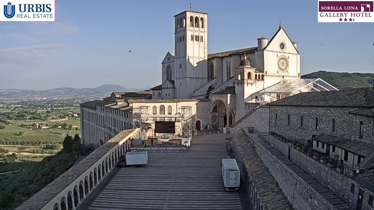 Assisi Basilica of San Francesco Live Cam - Perugia, Umbria, Italy