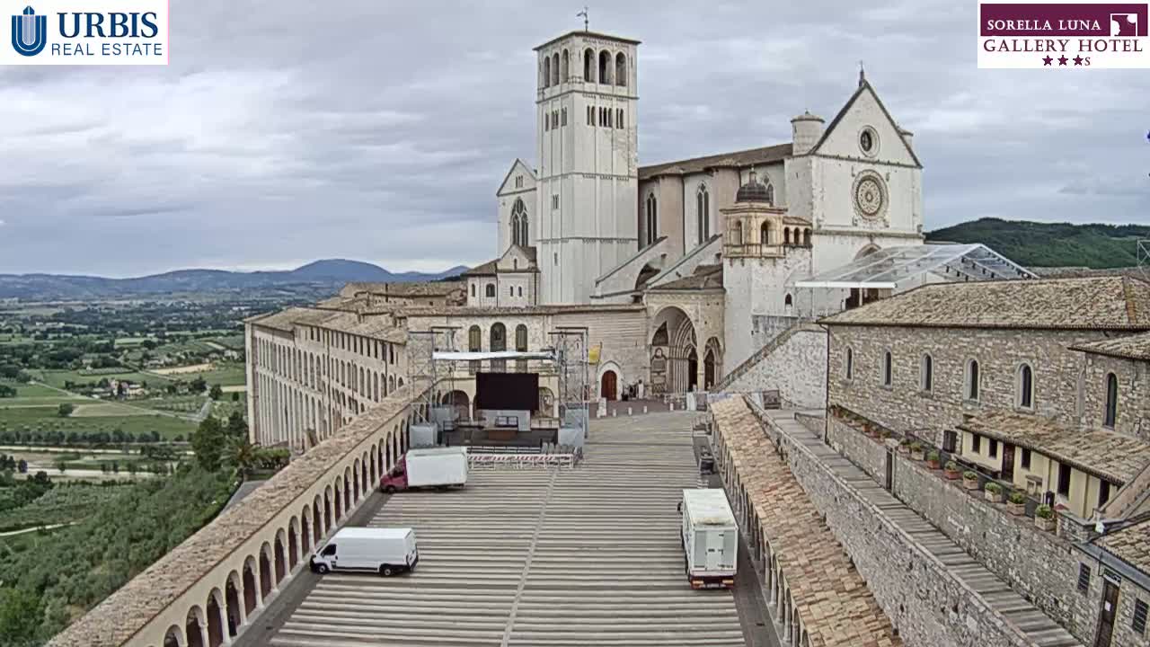 Assisi Basilica of San Francesco Live Cam - Perugia, Umbria, Italy