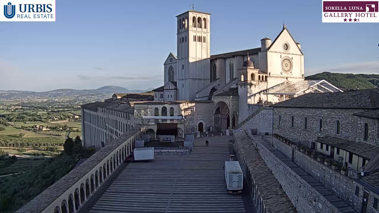 Assisi Basilica of San Francesco Live Cam - Perugia, Umbria, Italy