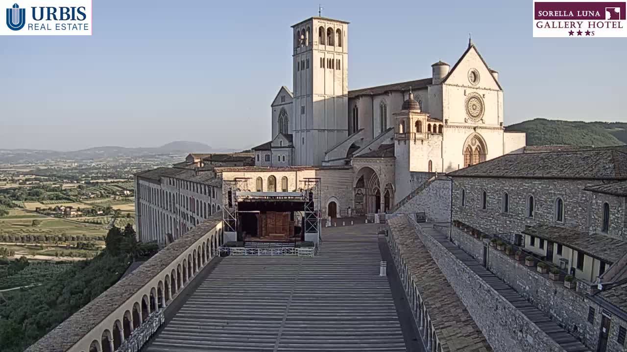 Assisi Basilica of San Francesco Live Cam - Perugia, Umbria, Italy