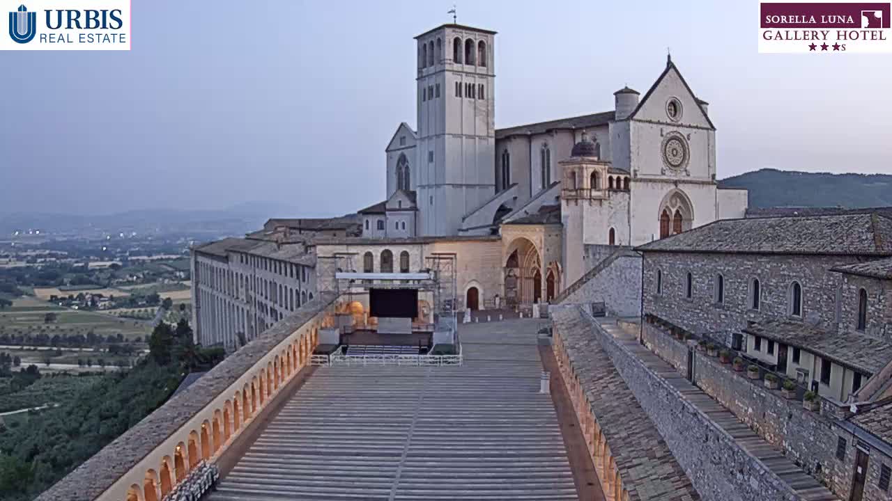 Assisi Basilica of San Francesco Live Cam - Perugia, Umbria, Italy