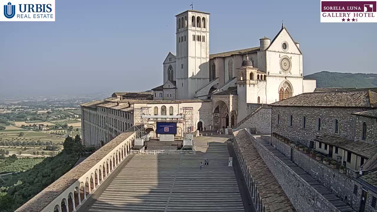Assisi Basilica of San Francesco Live Cam - Perugia, Umbria, Italy