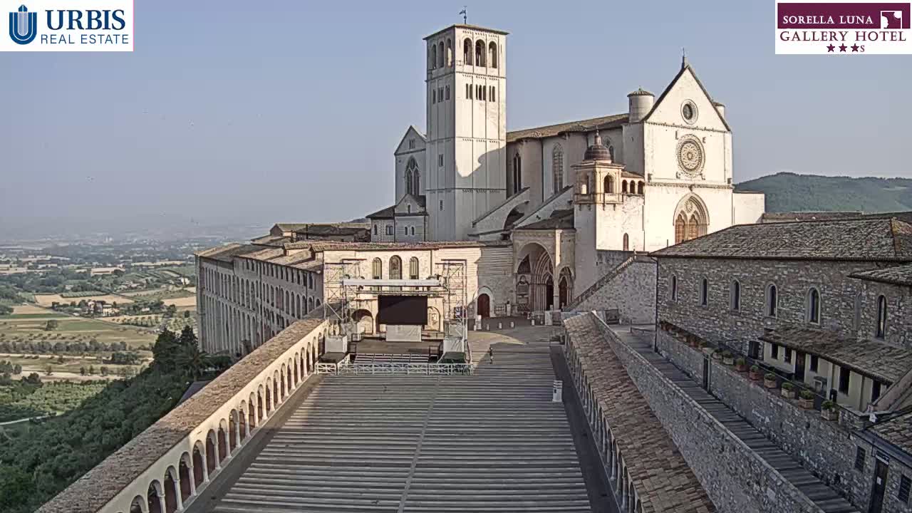 Assisi Basilica of San Francesco Live Cam - Perugia, Umbria, Italy
