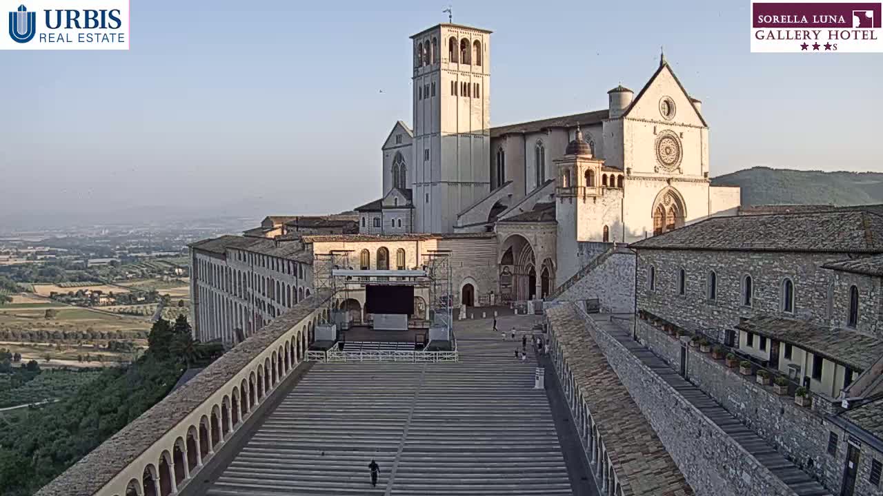 Assisi Basilica of San Francesco Live Cam - Perugia, Umbria, Italy