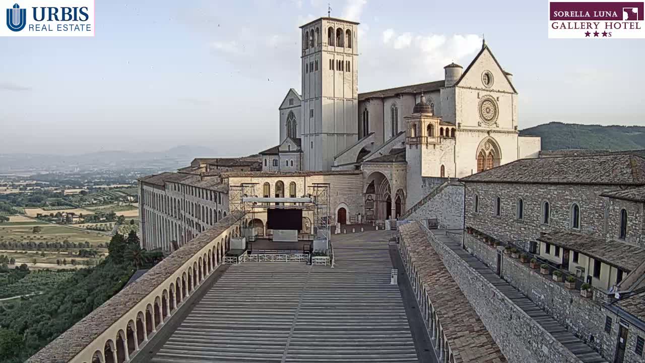 Assisi Basilica of San Francesco Live Cam - Perugia, Umbria, Italy