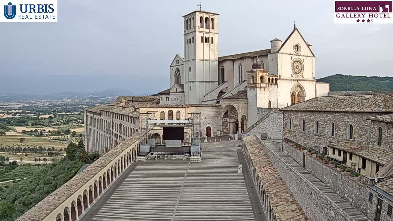 Assisi Basilica of San Francesco Live Cam - Perugia, Umbria, Italy