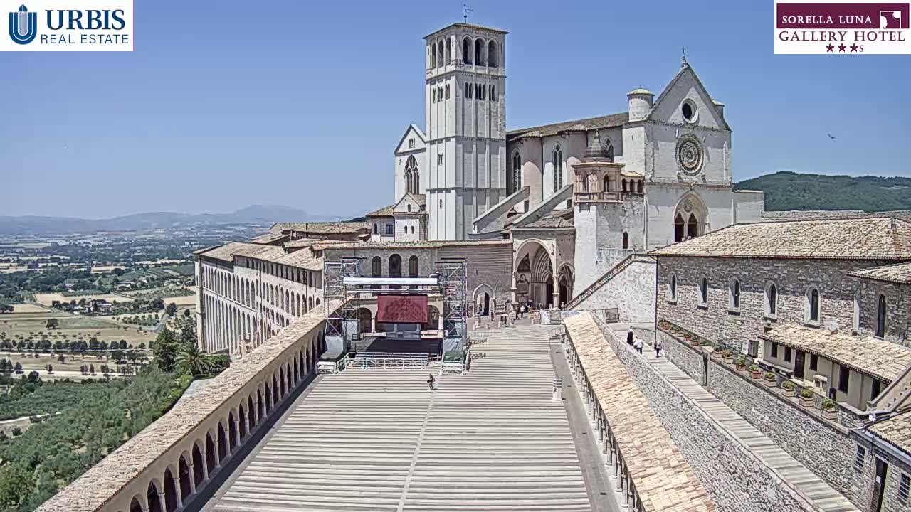 Assisi Basilica of San Francesco Live Cam - Perugia, Umbria, Italy