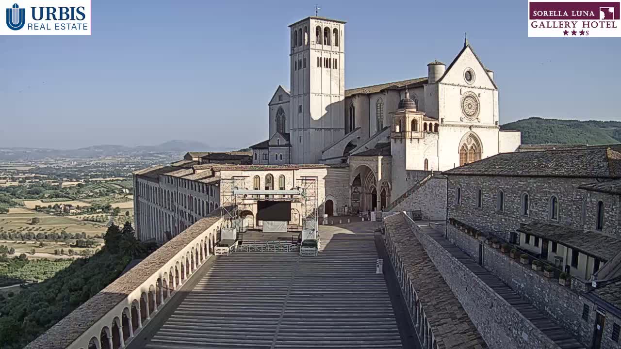Assisi Basilica of San Francesco Live Cam - Perugia, Umbria, Italy