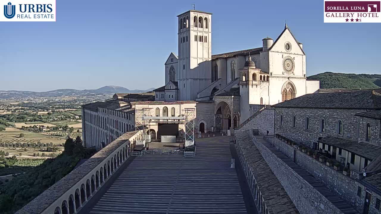 Assisi Basilica of San Francesco Live Cam - Perugia, Umbria, Italy