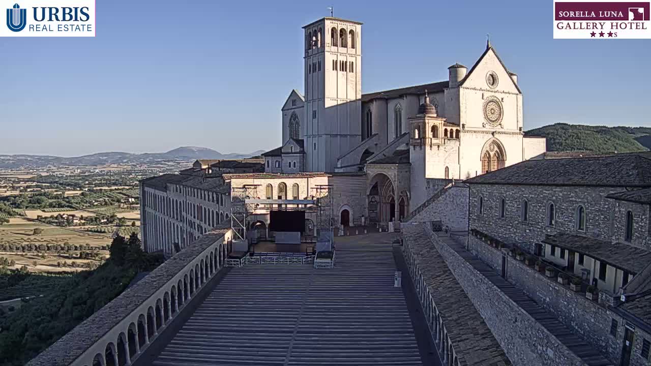 Assisi Basilica of San Francesco Live Cam - Perugia, Umbria, Italy