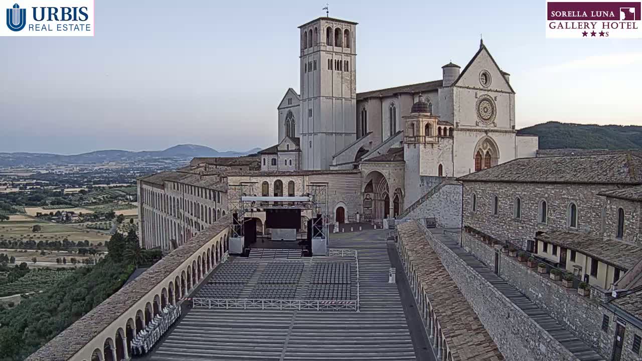 Assisi Basilica of San Francesco Live Cam - Perugia, Umbria, Italy
