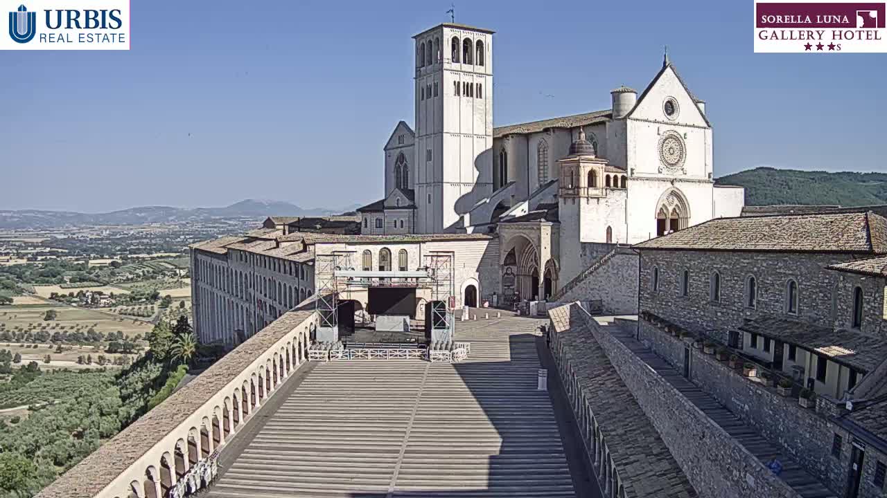 Assisi Basilica of San Francesco Live Cam - Perugia, Umbria, Italy