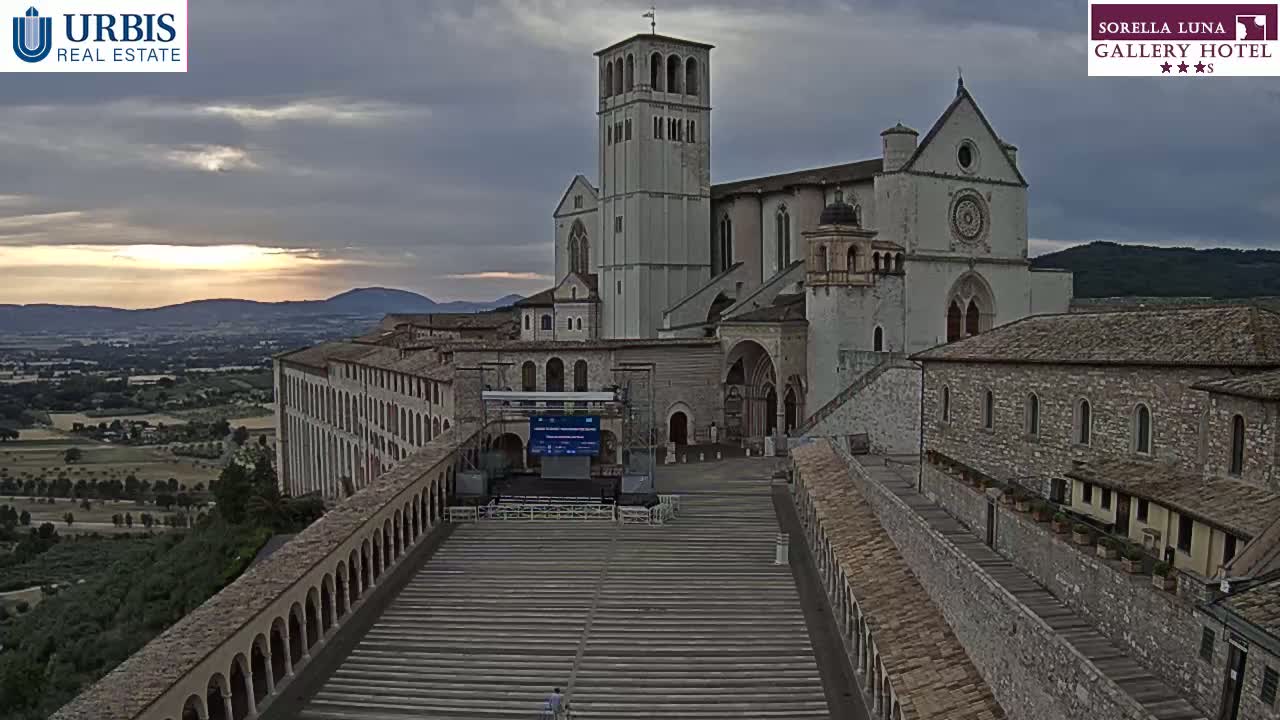 Assisi Basilica of San Francesco Live Cam - Perugia, Umbria, Italy