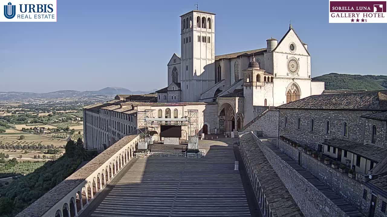 Assisi Basilica of San Francesco Live Cam - Perugia, Umbria, Italy