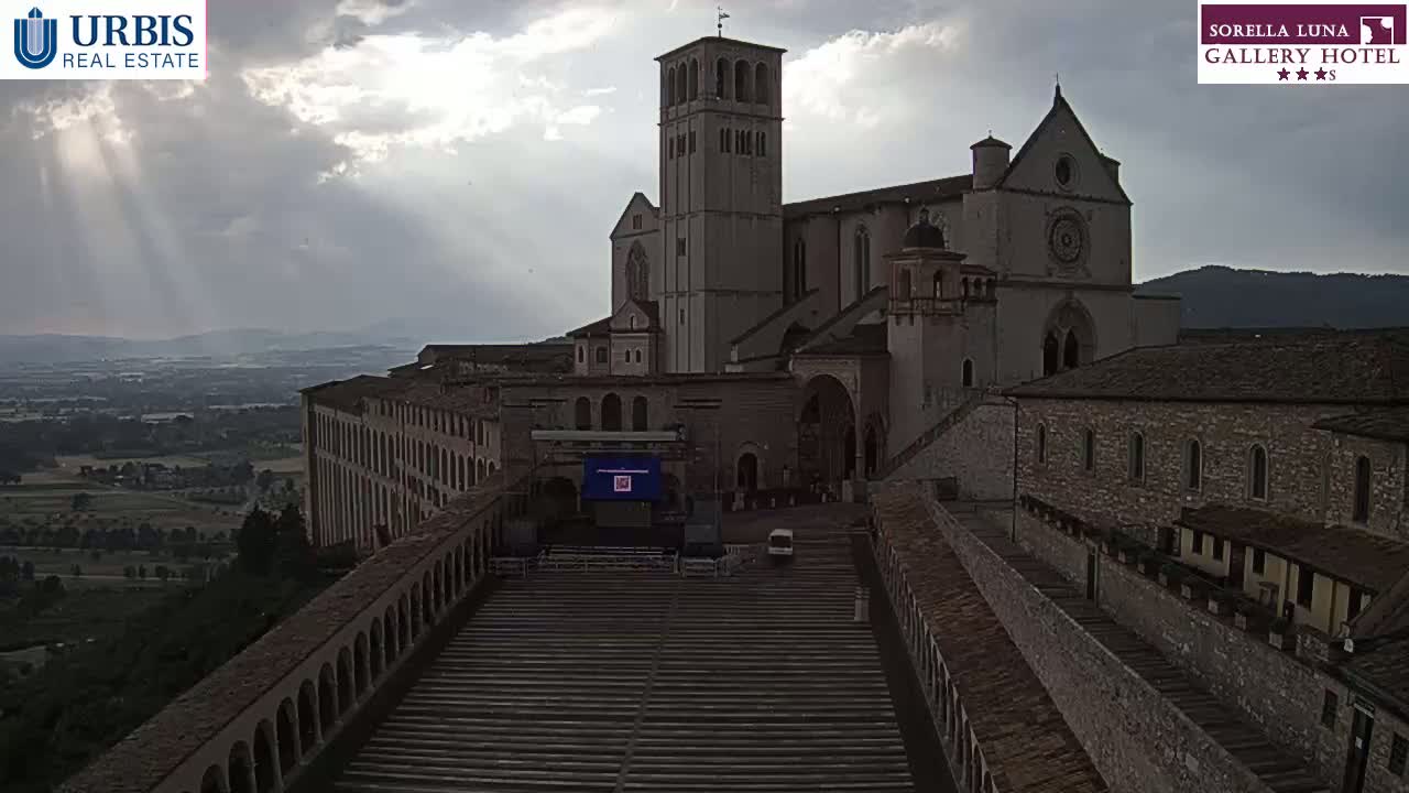 Assisi Basilica of San Francesco Live Cam - Perugia, Umbria, Italy