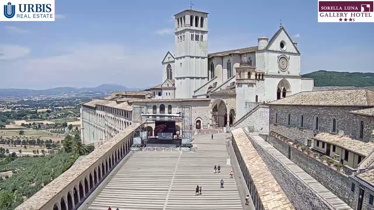 Assisi Basilica of San Francesco Live Cam - Perugia, Umbria, Italy