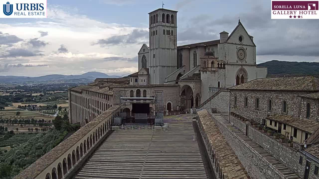 Assisi Basilica of San Francesco Live Cam - Perugia, Umbria, Italy